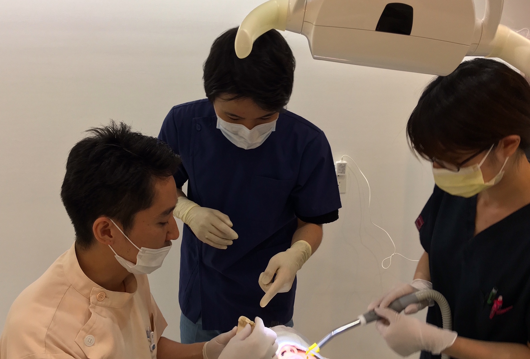 歯科技工士立ち会いシェードテイキング ヴェリ歯科クリニック 歯科技工士立ち会いシェードテイキング ヴェリ歯科クリニック